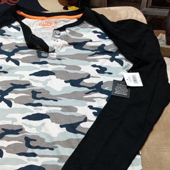 Shirt - Picture 1 of 4